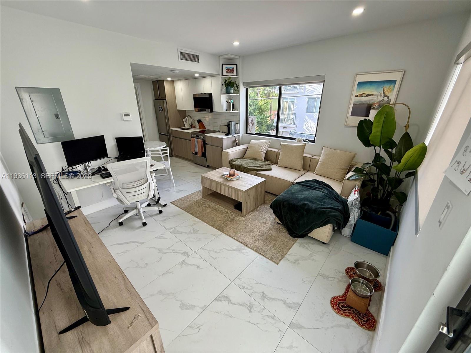 944 Jefferson Ave 16