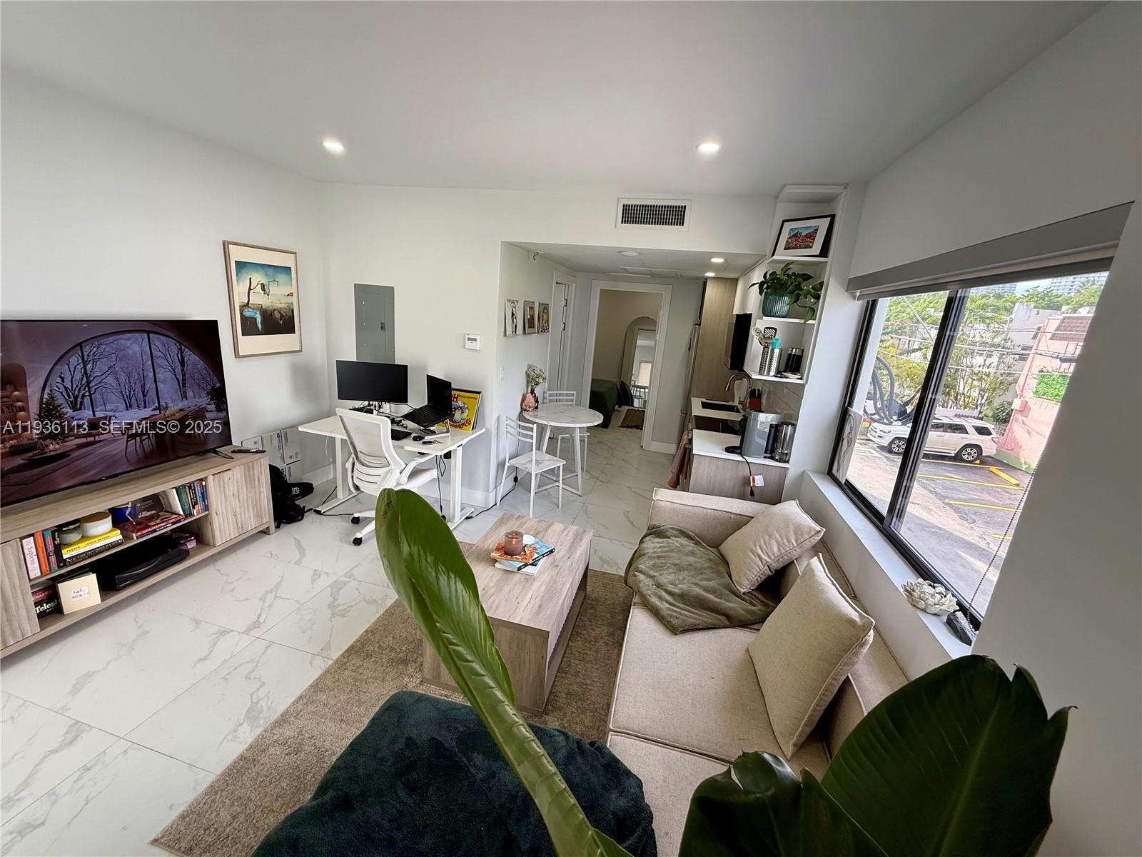 944 Jefferson Ave 16