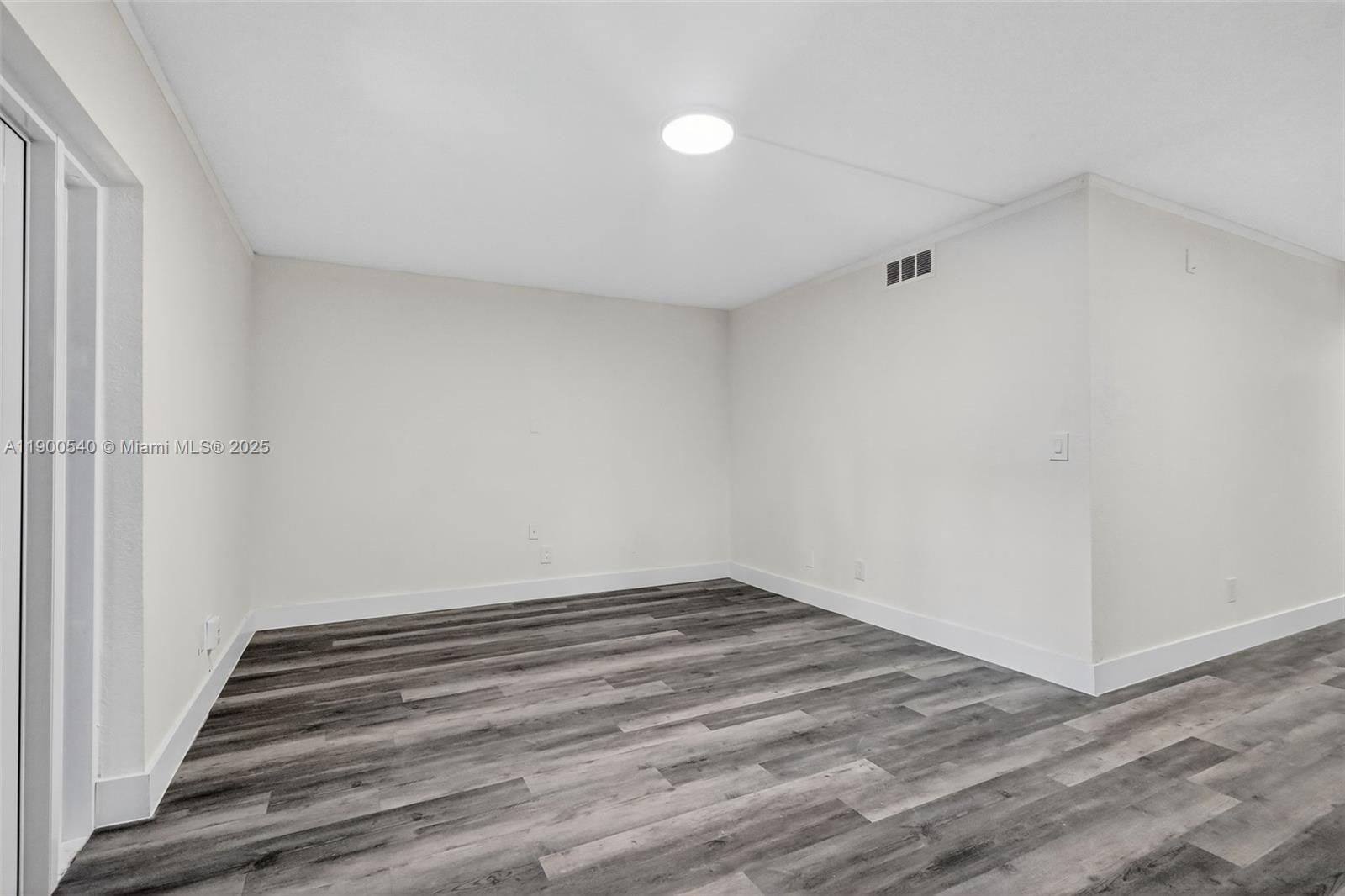 FLAMINGO GARDENS - Residential