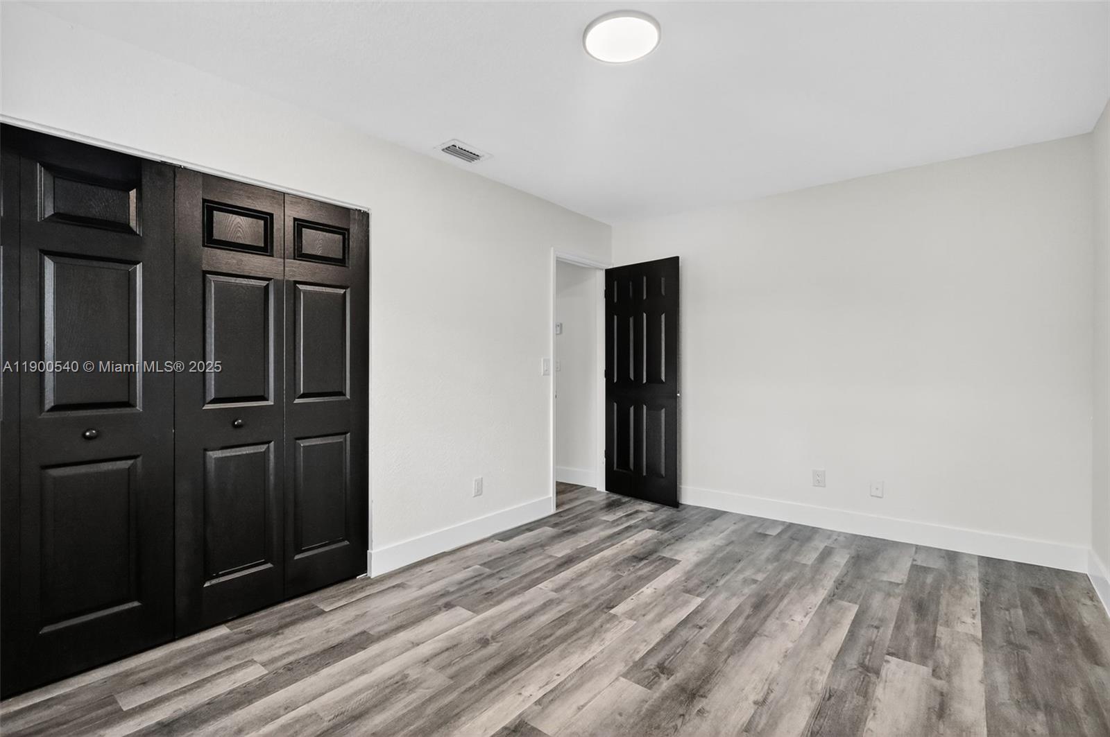 FLAMINGO GARDENS - Residential