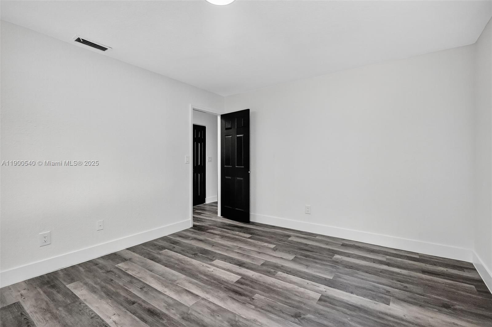 FLAMINGO GARDENS - Residential