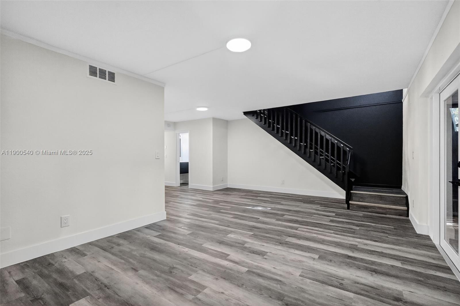 FLAMINGO GARDENS - Residential