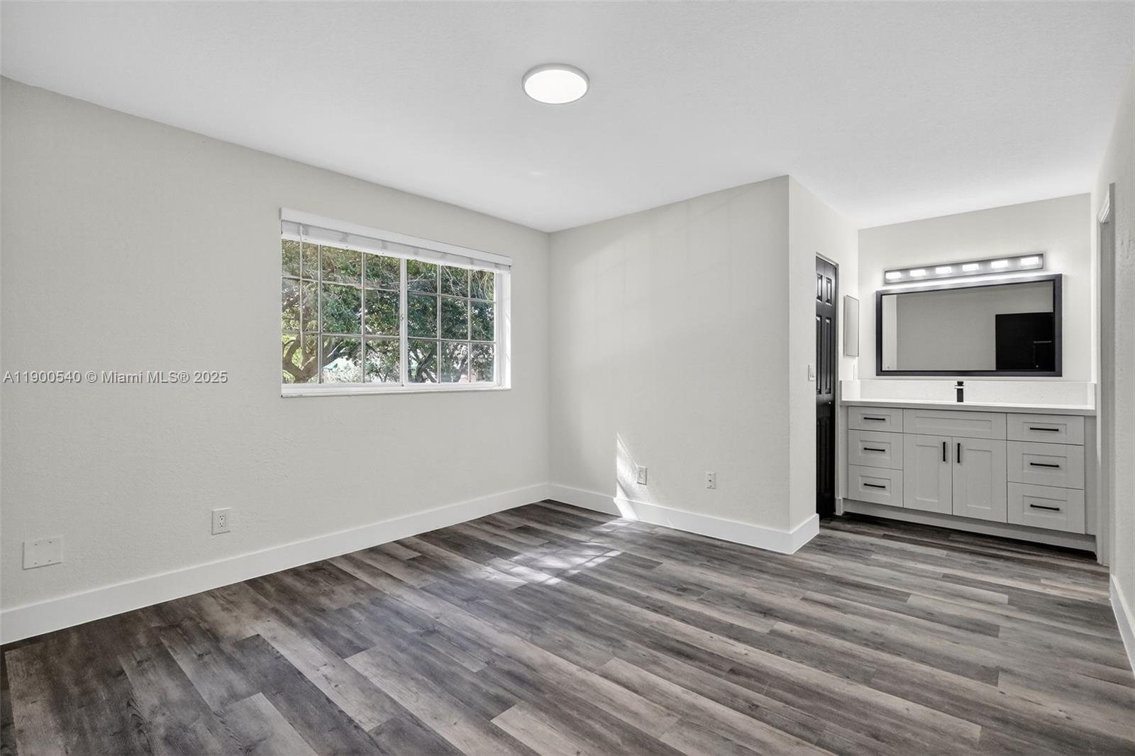 FLAMINGO GARDENS - Residential