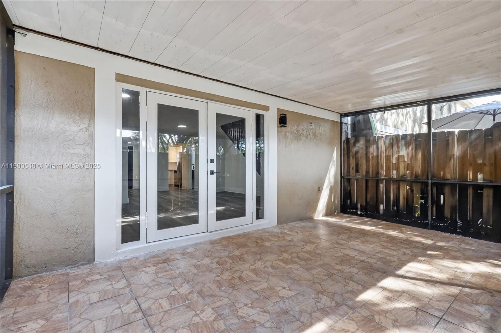 FLAMINGO GARDENS - Residential