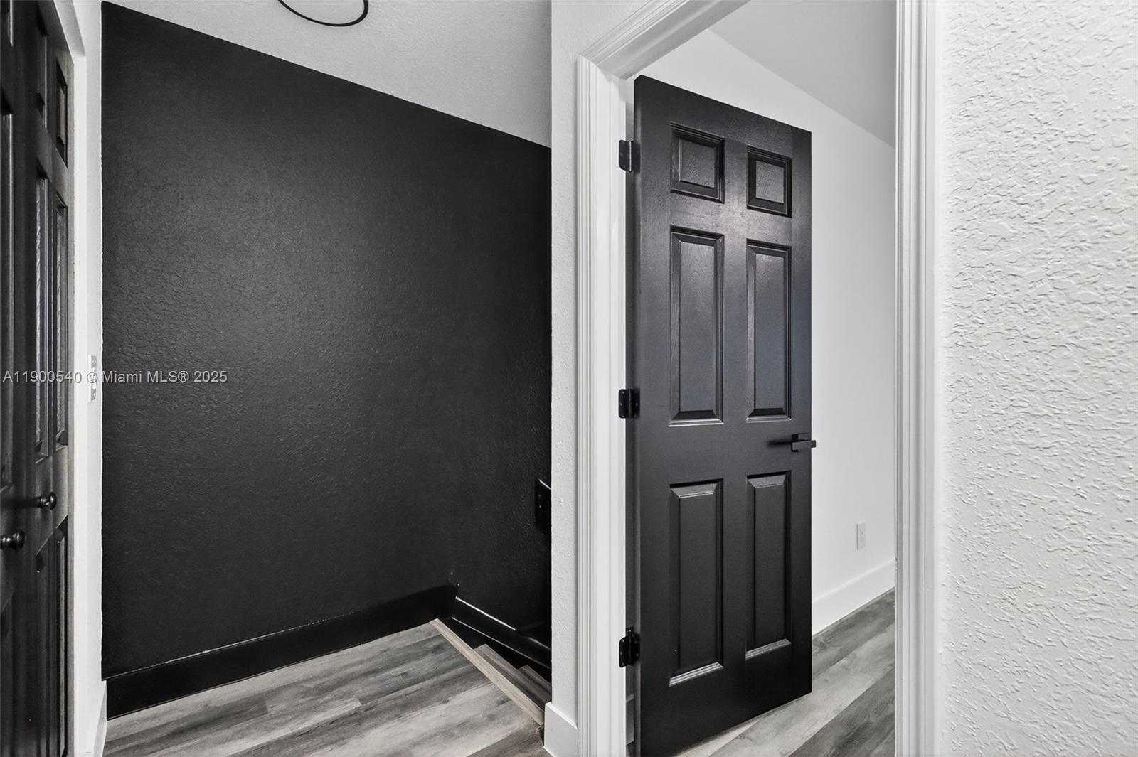 FLAMINGO GARDENS - Residential