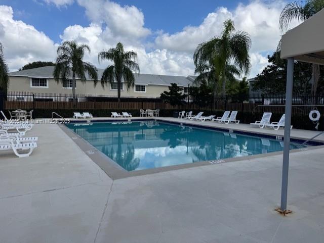 FLAMINGO GARDENS - Residential