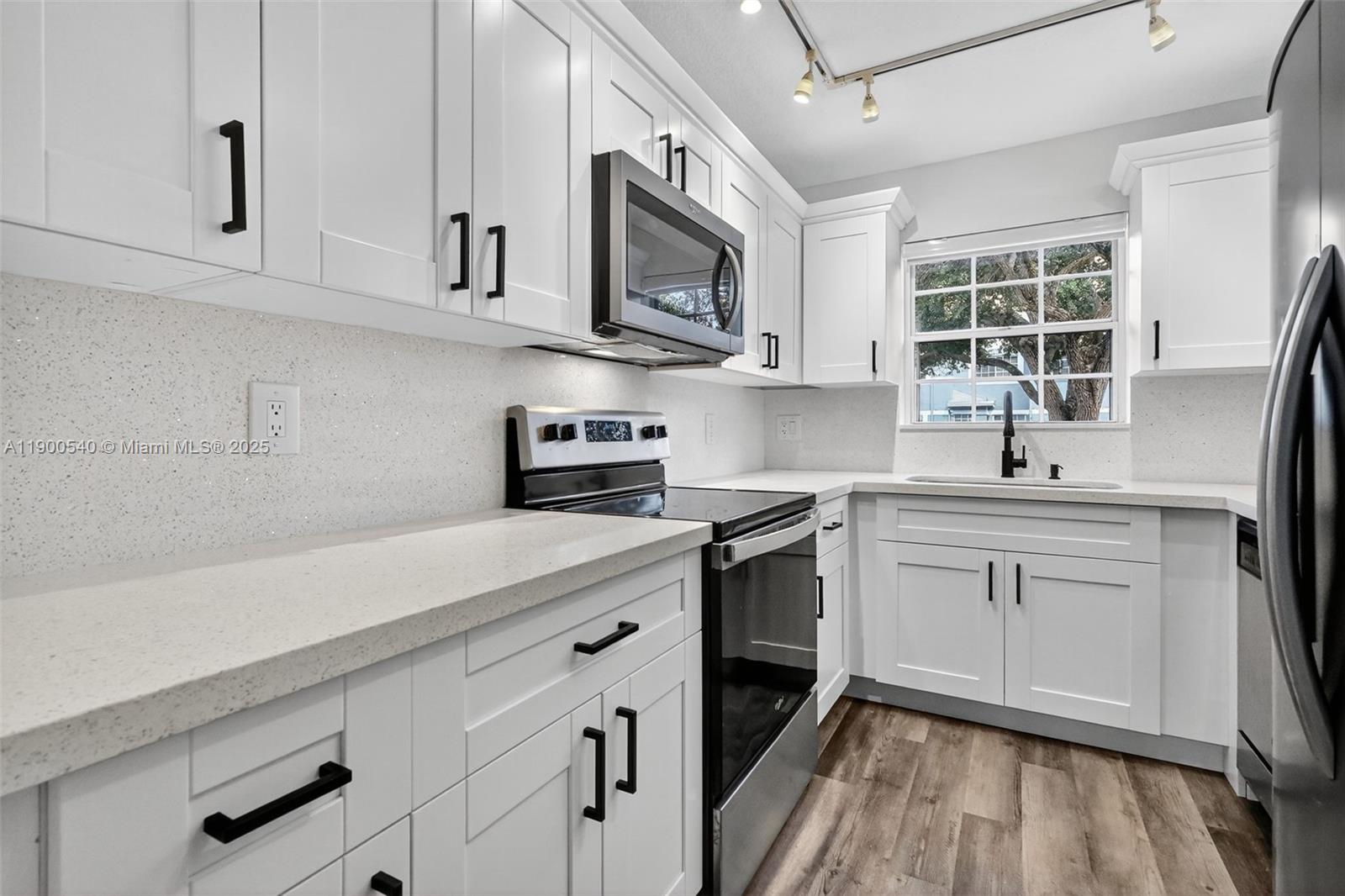 FLAMINGO GARDENS - Residential