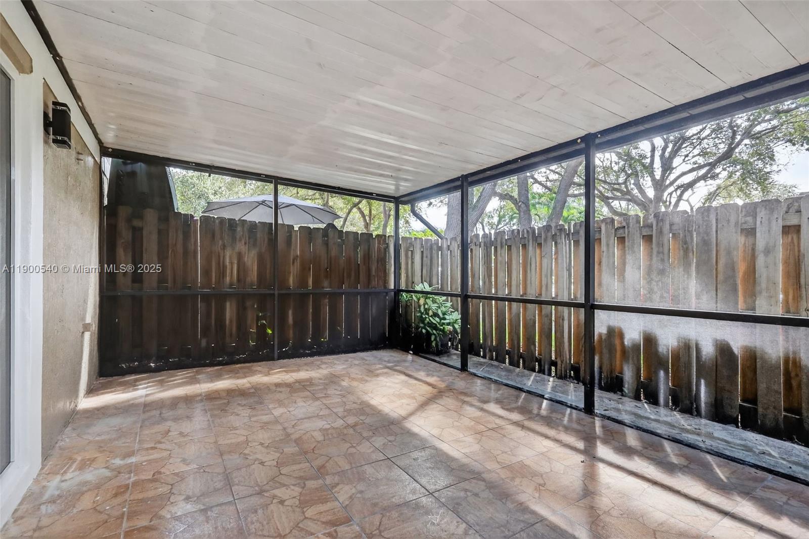 FLAMINGO GARDENS - Residential