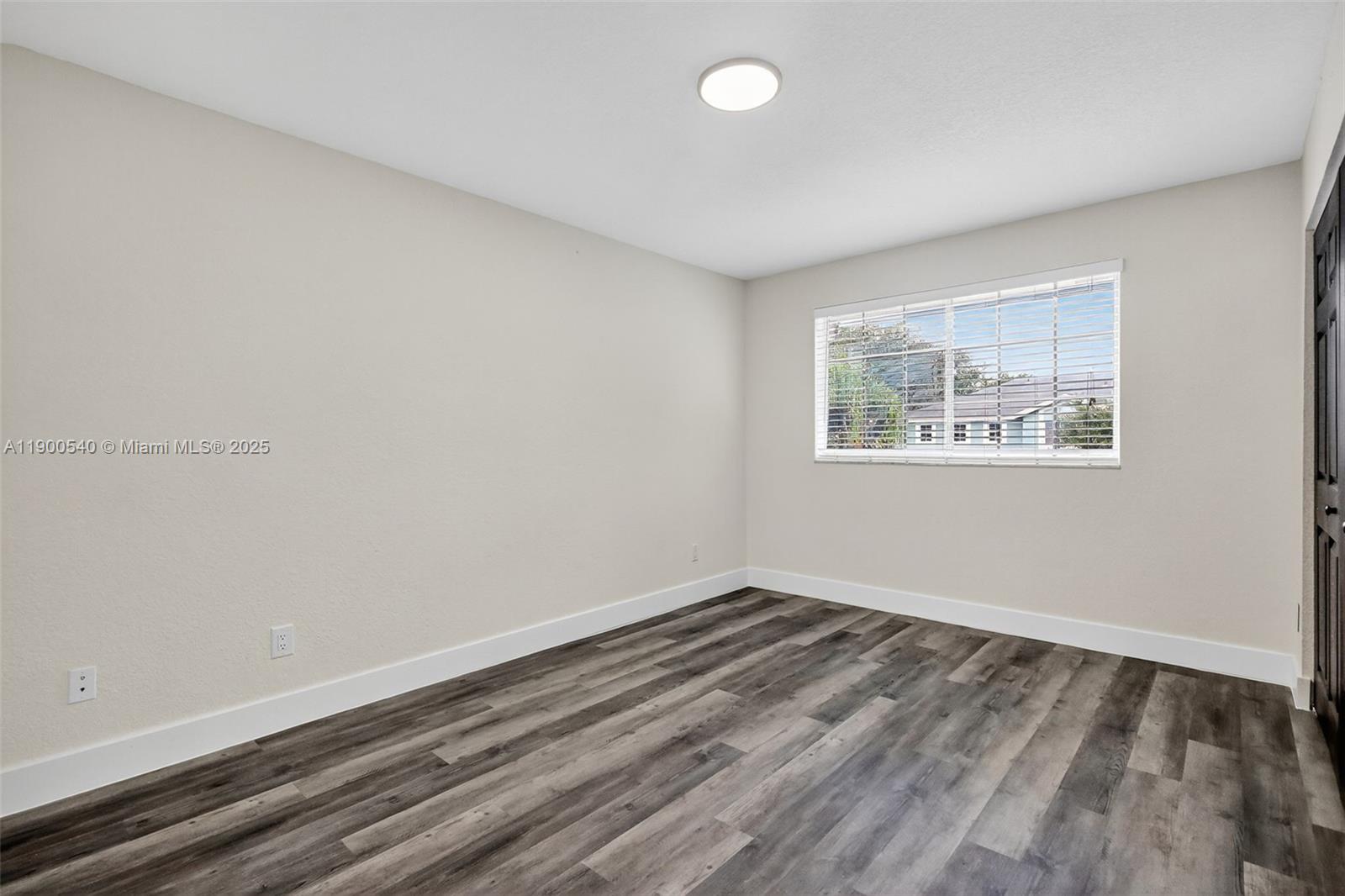 FLAMINGO GARDENS - Residential