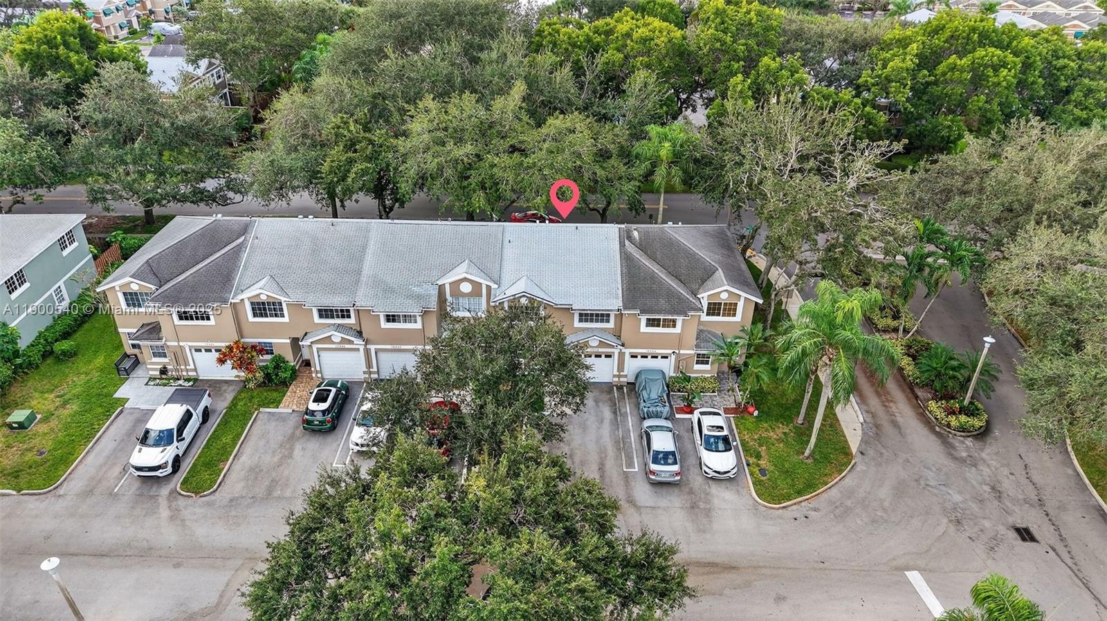 FLAMINGO GARDENS - Residential