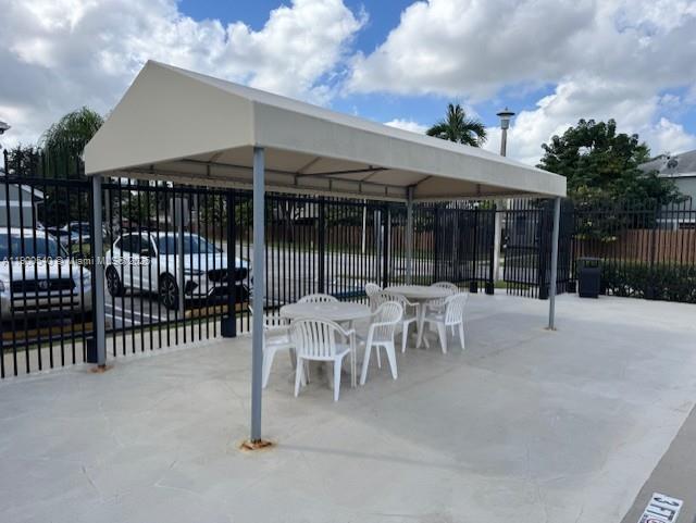 FLAMINGO GARDENS - Residential