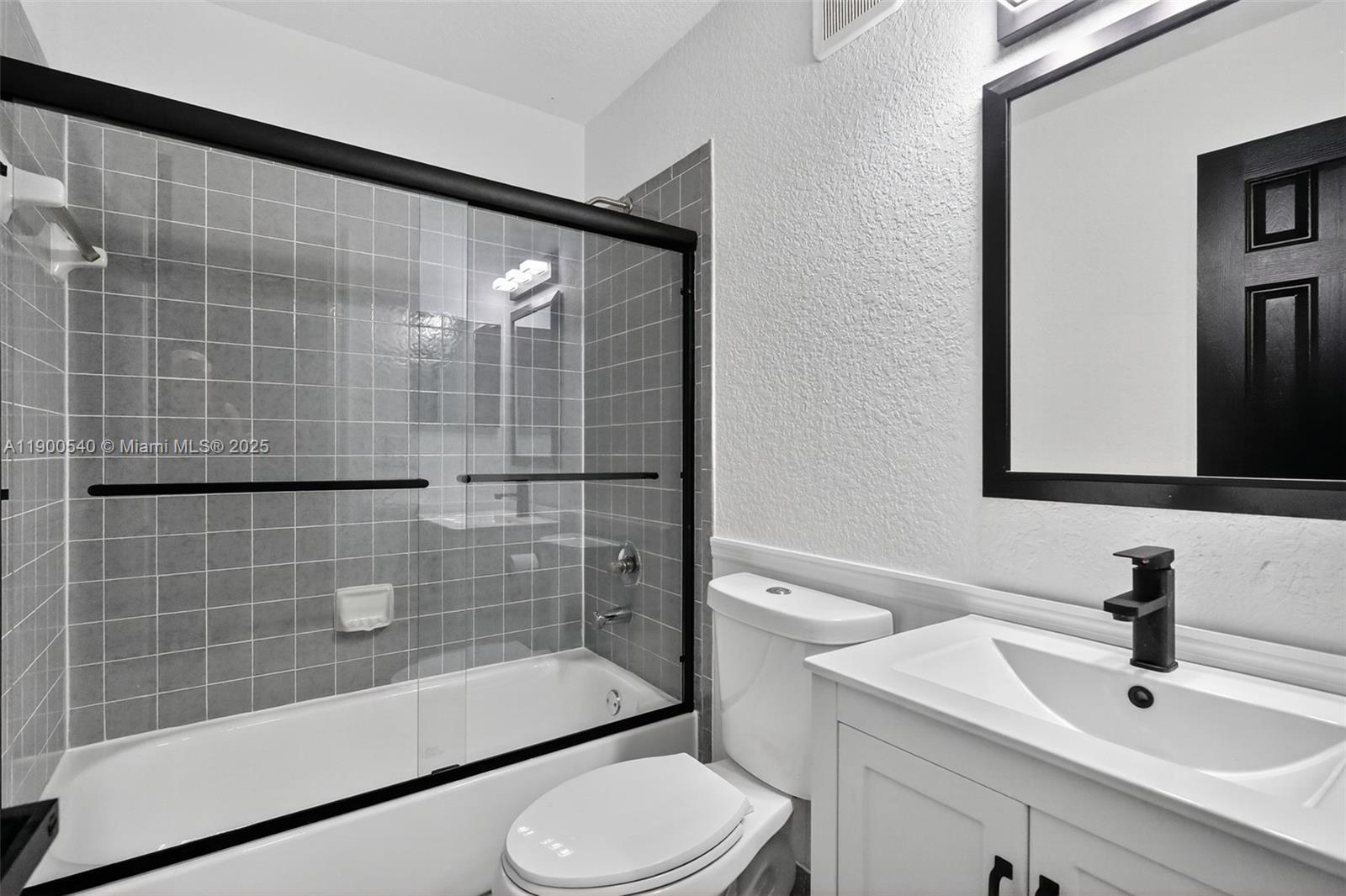 FLAMINGO GARDENS - Residential