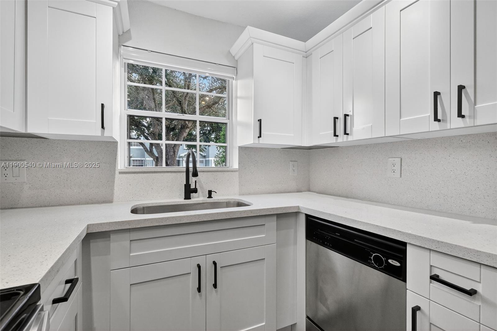 FLAMINGO GARDENS - Residential