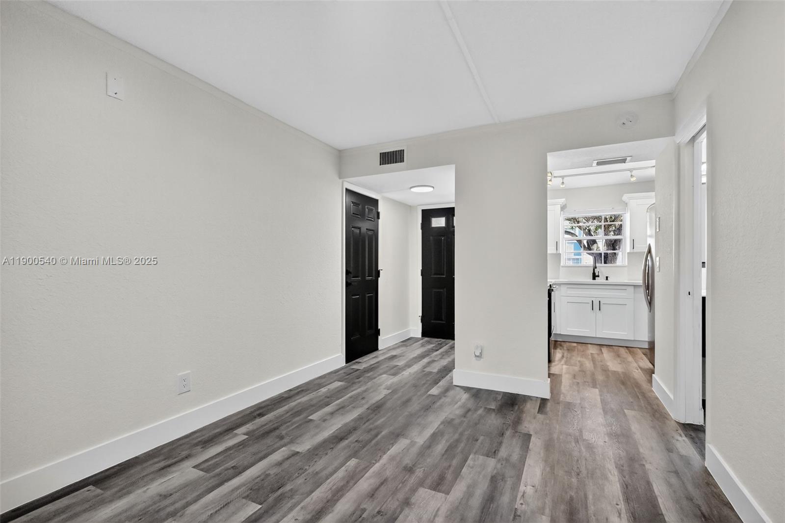 FLAMINGO GARDENS - Residential