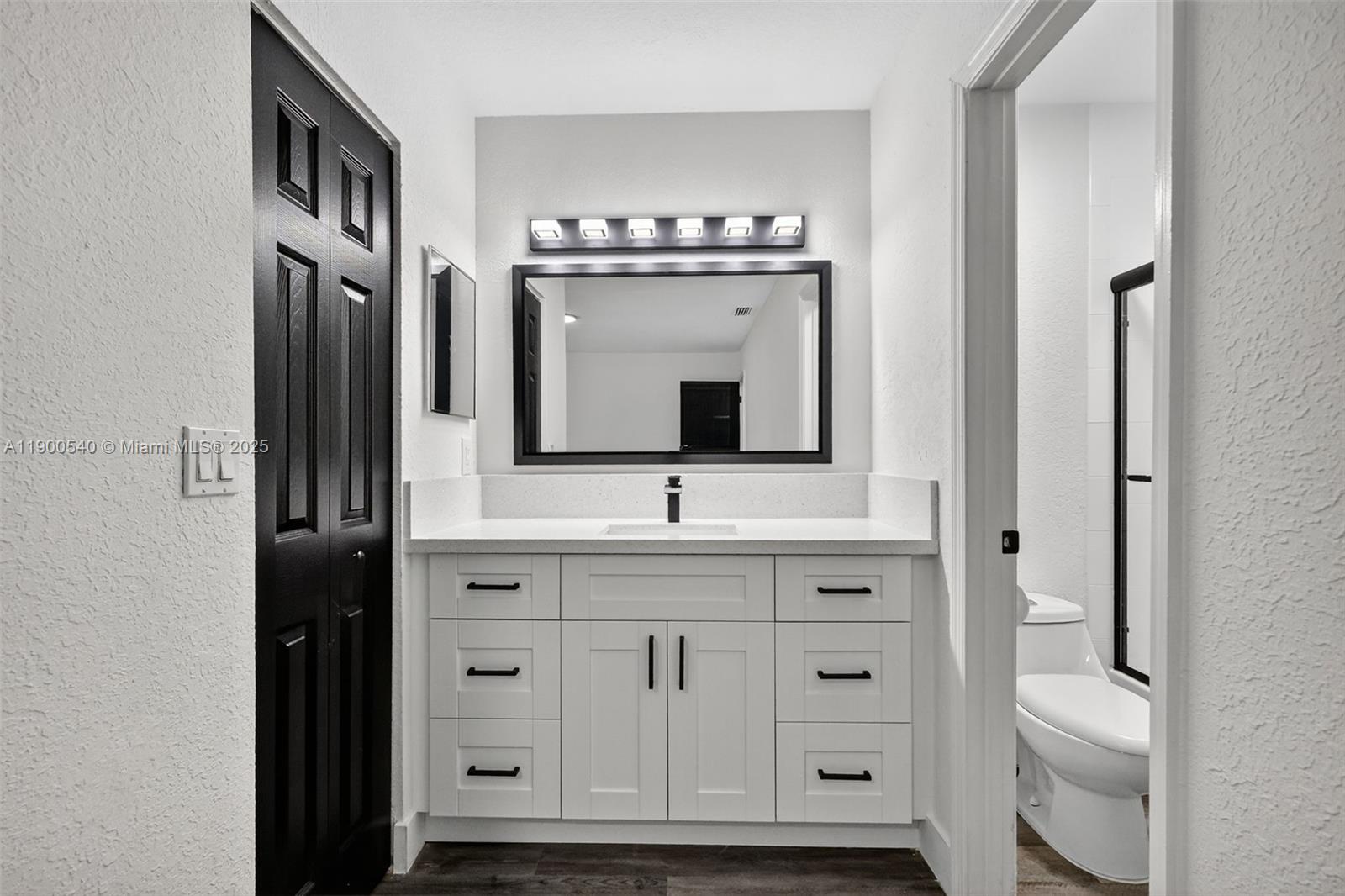 FLAMINGO GARDENS - Residential