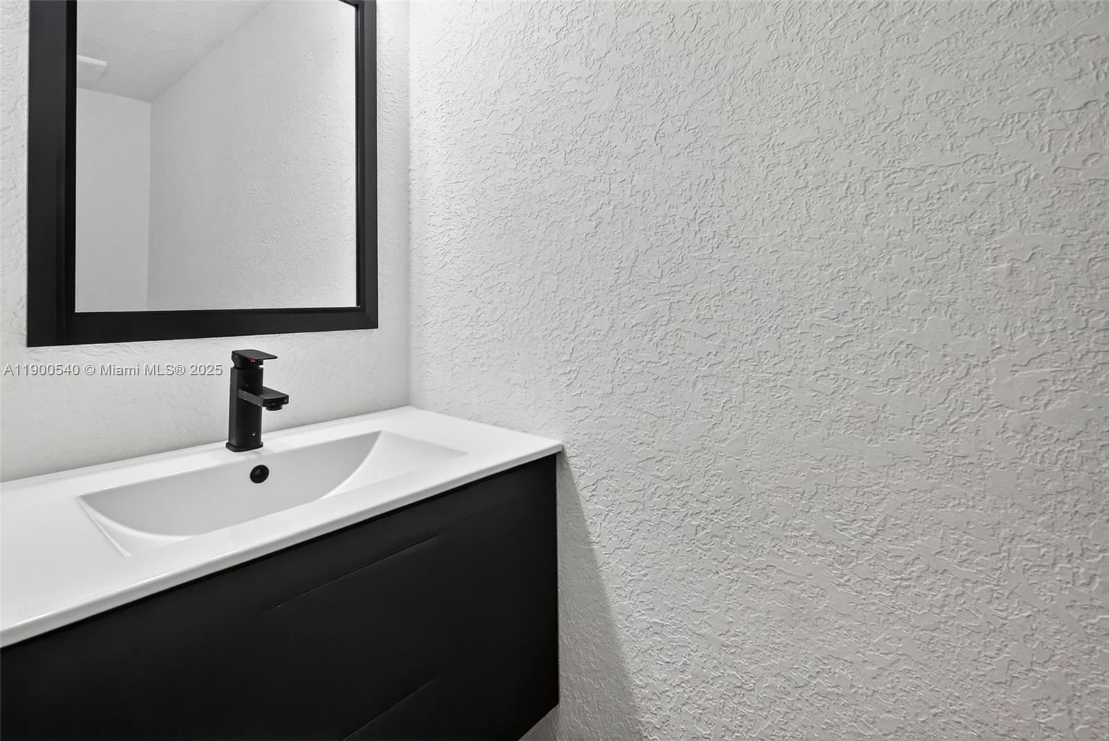 FLAMINGO GARDENS - Residential