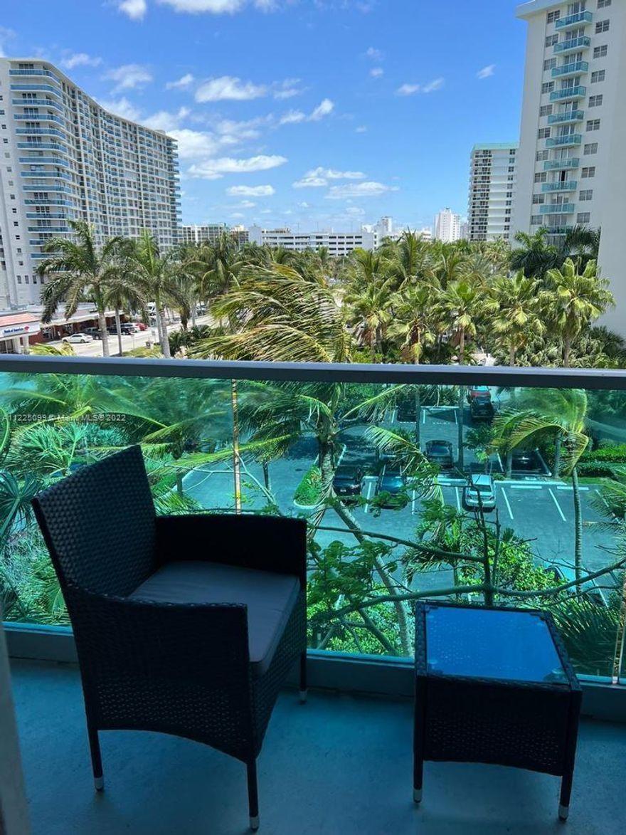 Beautiful apartment on the beach , ready to move inn , fully furnished , looking ocean and city 
condo offer resort style amenities
don't miss it