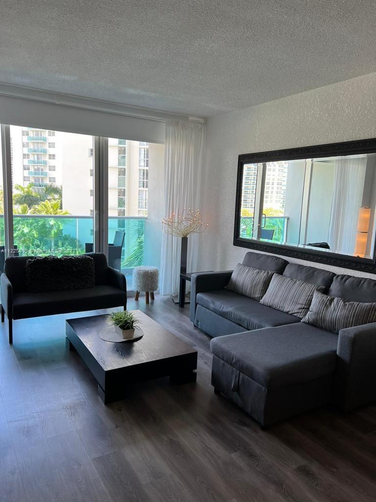 SIAN OCEAN RESIDENCES CON - Residential Lease