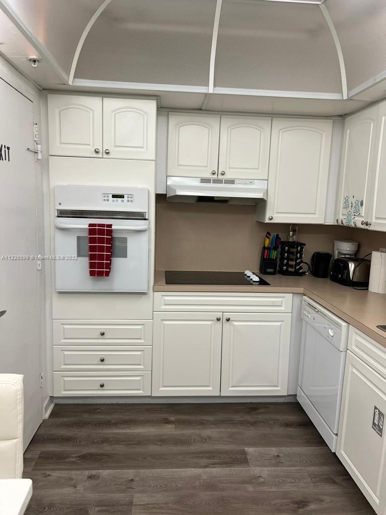 SIAN OCEAN RESIDENCES CON - Residential Lease