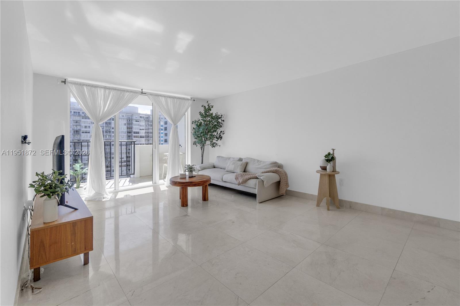 COMMODORE PLAZA CONDO - Residential