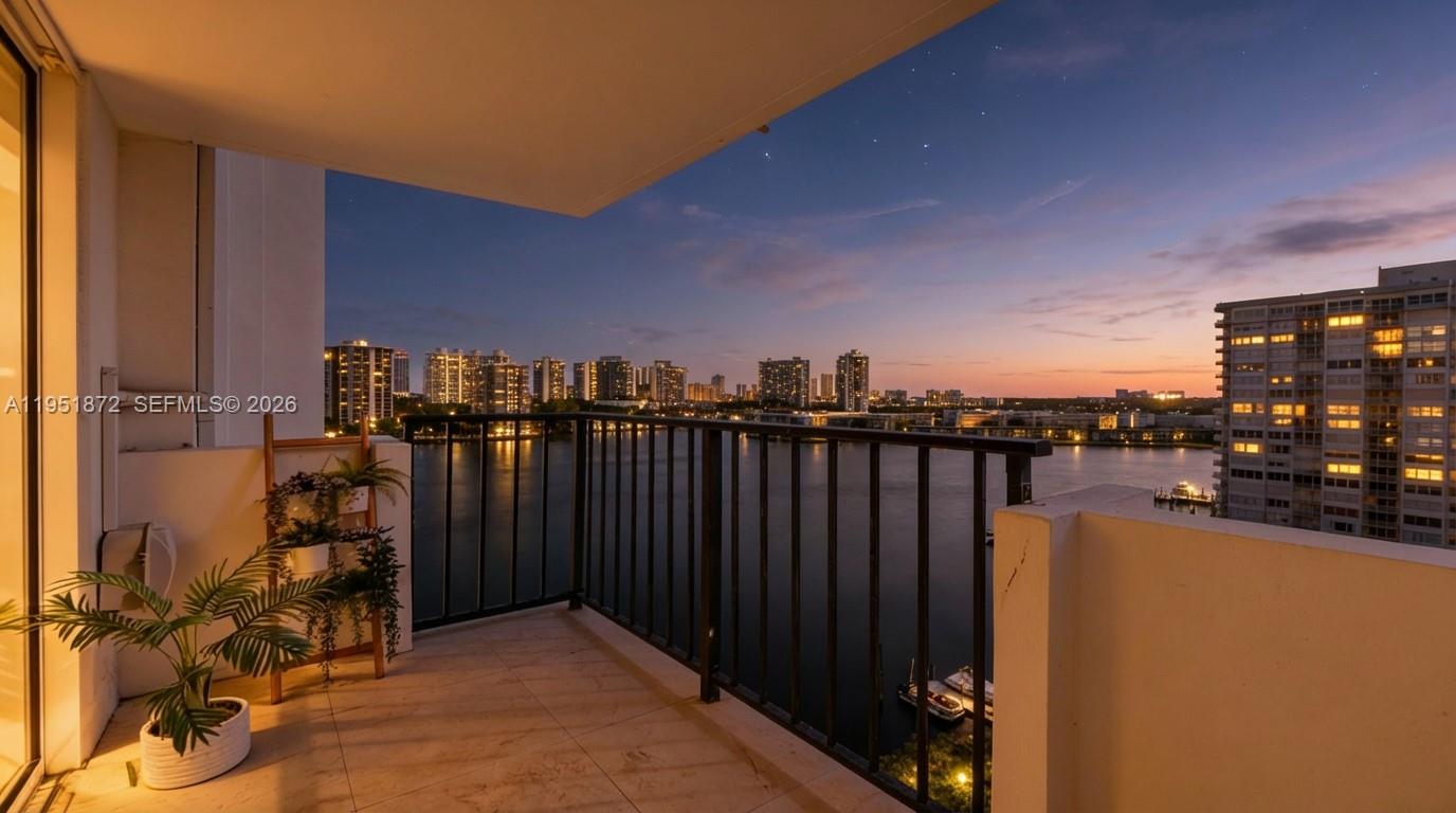 COMMODORE PLAZA CONDO - Residential