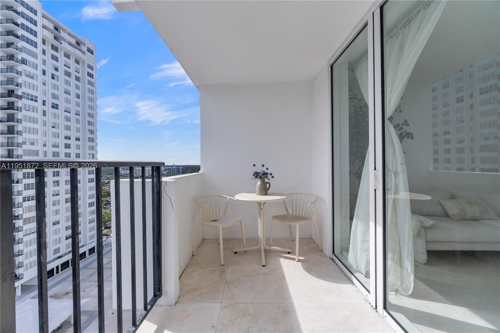 COMMODORE PLAZA CONDO - Residential