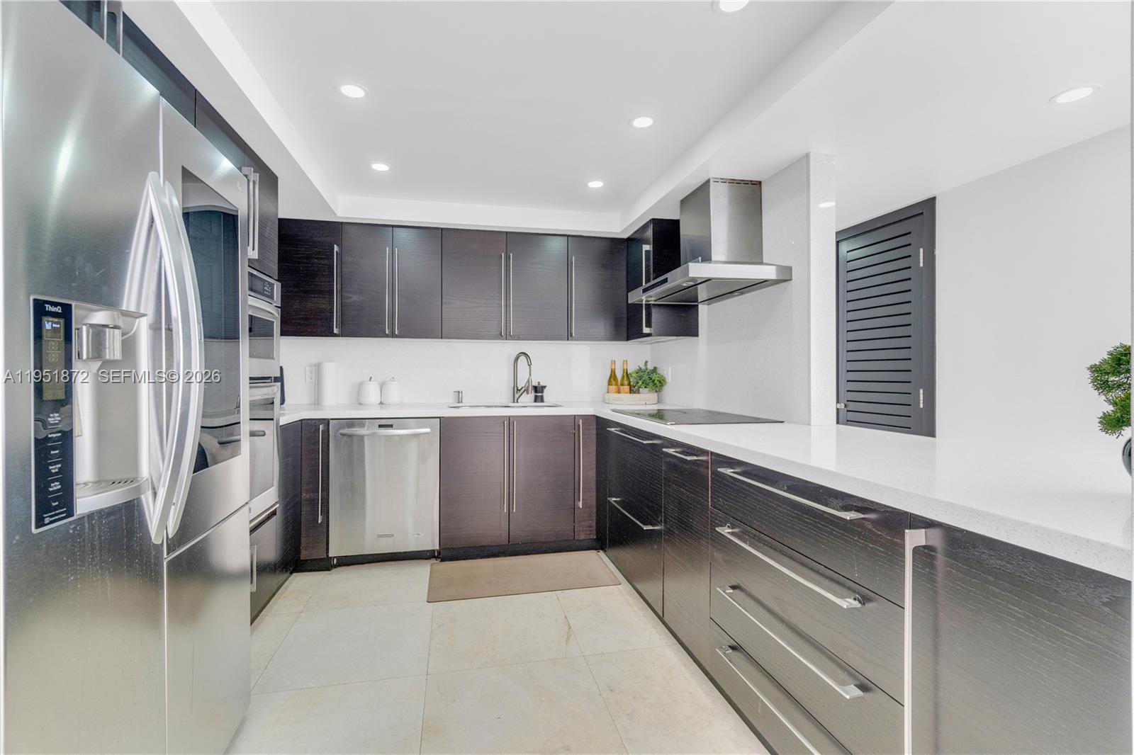 COMMODORE PLAZA CONDO - Residential