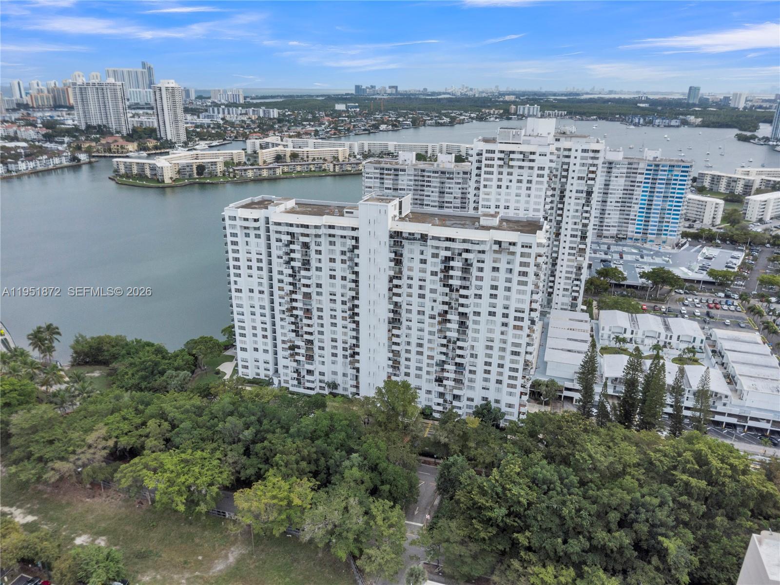 COMMODORE PLAZA CONDO - Residential