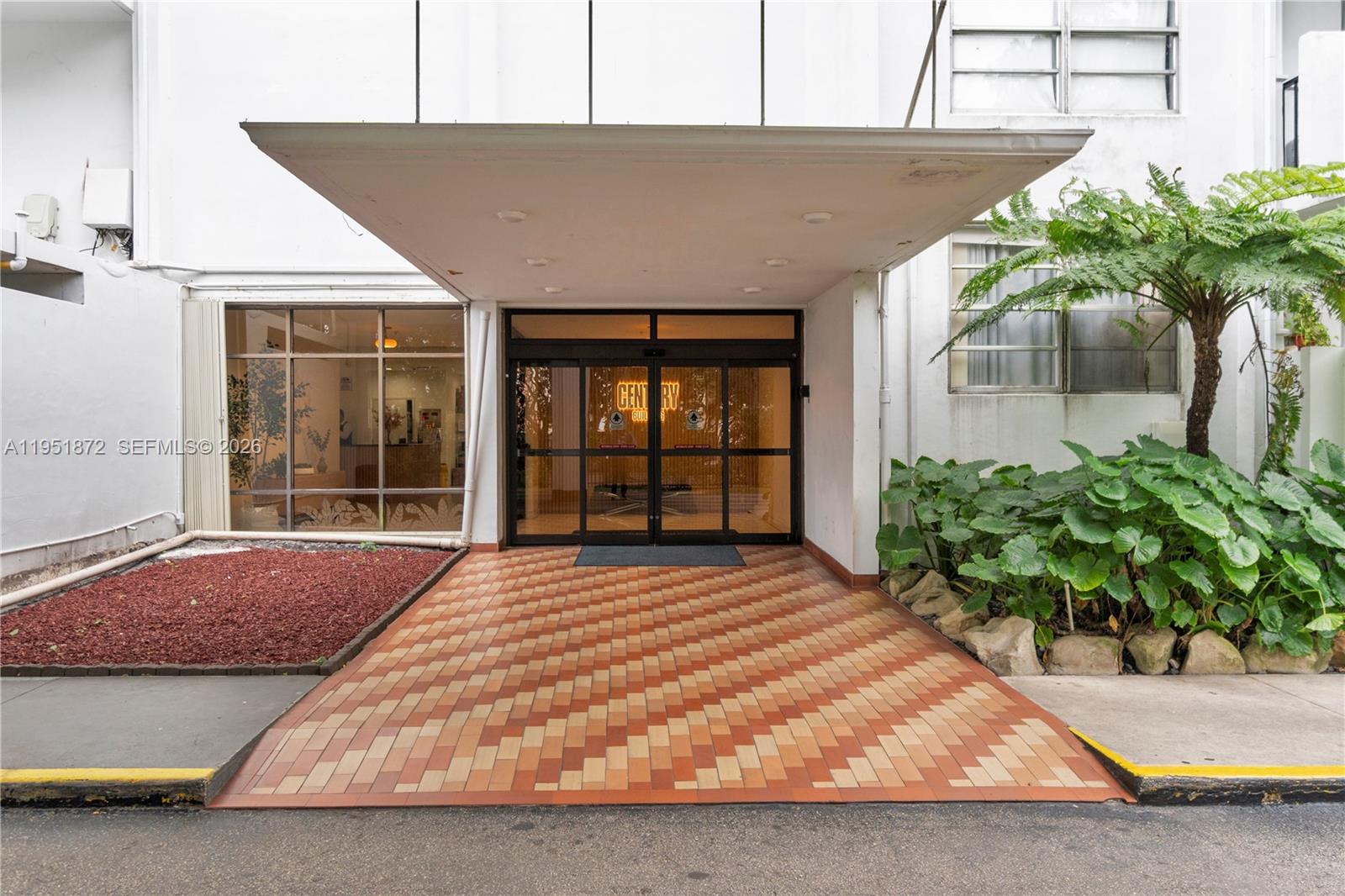 COMMODORE PLAZA CONDO - Residential