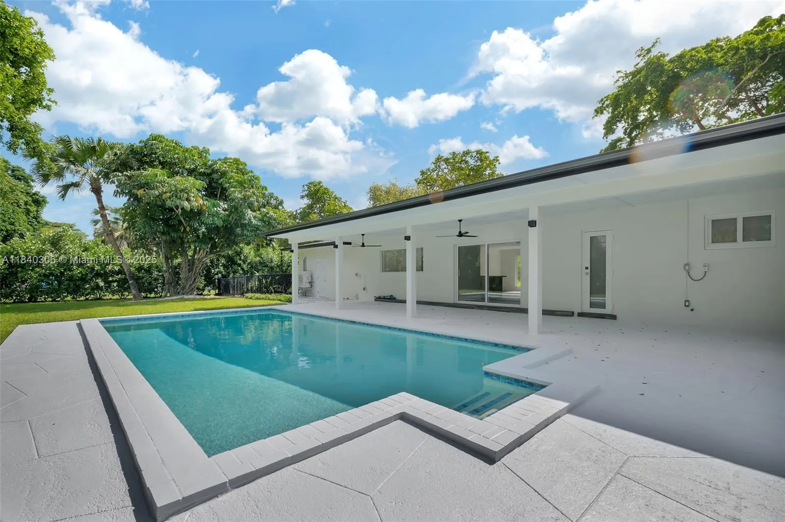 Palmetto Bay, Florida 33158, United States, 4 Bedrooms Bedrooms, ,2 BathroomsBathrooms,Residential,Active,170711