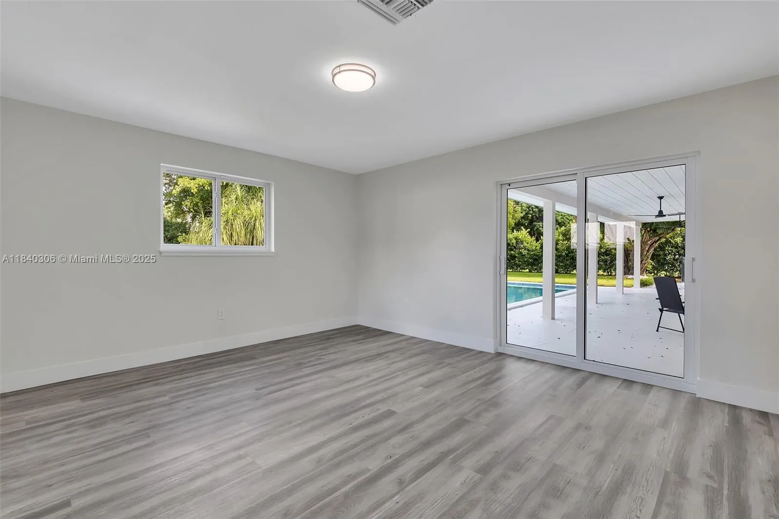 Palmetto Bay, Florida 33158, United States, 4 Bedrooms Bedrooms, ,2 BathroomsBathrooms,Residential,Active,170711