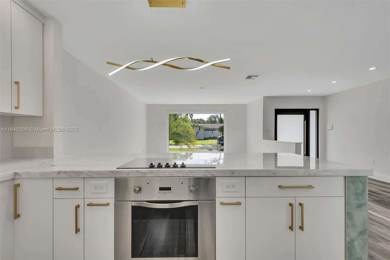 Palmetto Bay, Florida 33158, United States, 4 Bedrooms Bedrooms, ,2 BathroomsBathrooms,Residential,Active,170711