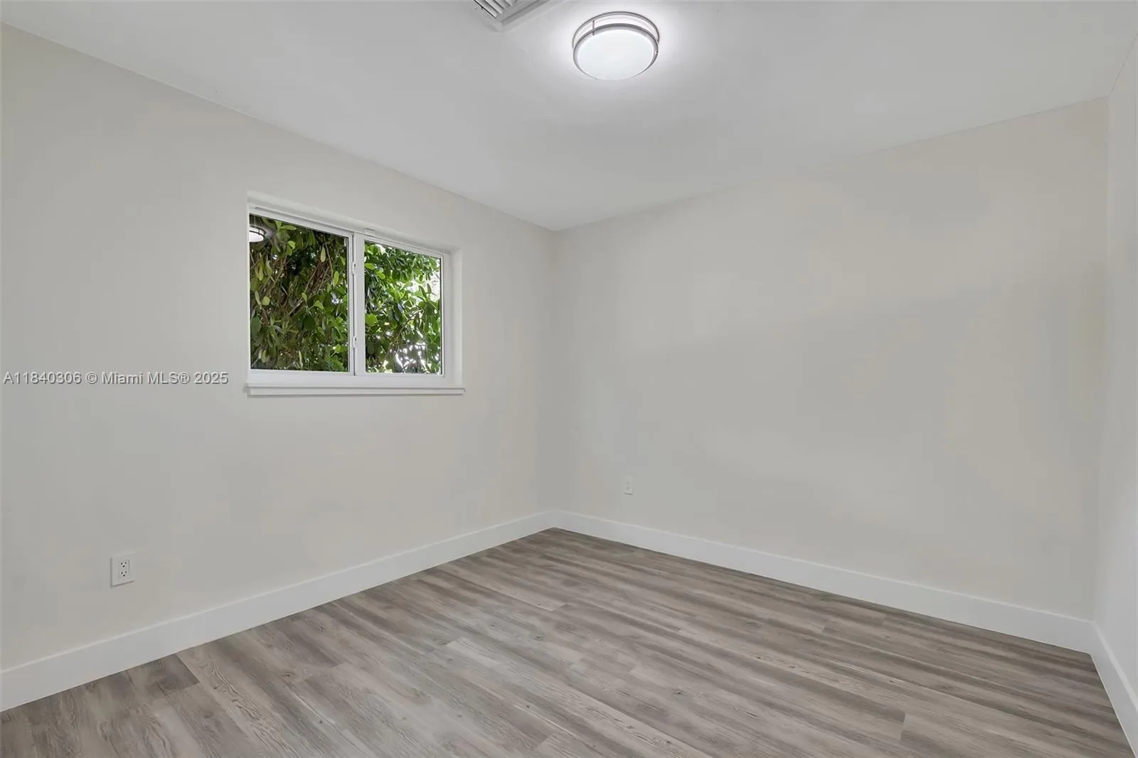 Palmetto Bay, Florida 33158, United States, 4 Bedrooms Bedrooms, ,2 BathroomsBathrooms,Residential,Active,170711