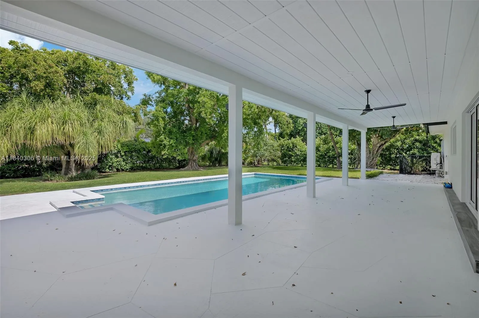 Palmetto Bay, Florida 33158, United States, 4 Bedrooms Bedrooms, ,2 BathroomsBathrooms,Residential,Active,170711