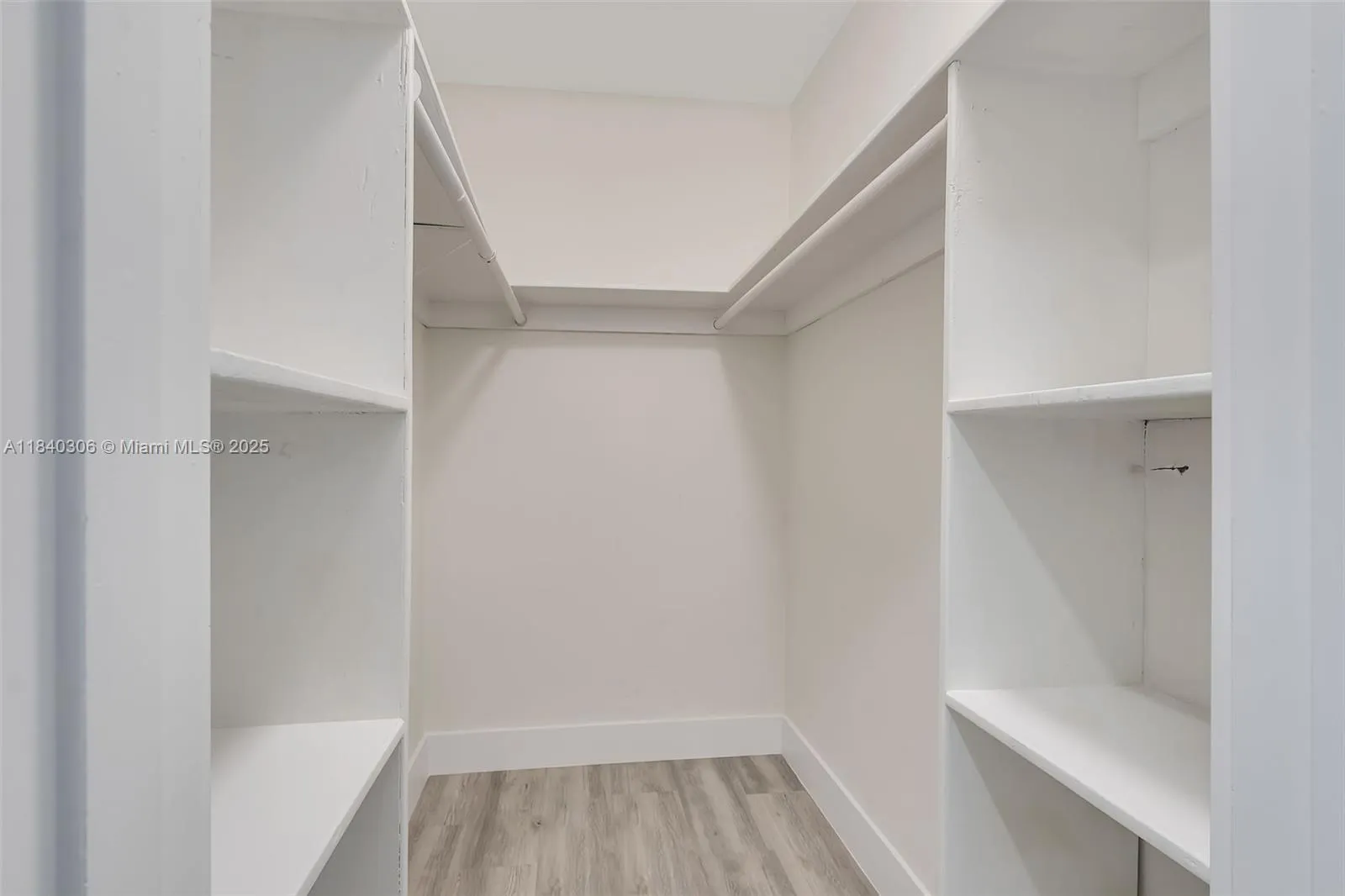 Palmetto Bay, Florida 33158, United States, 4 Bedrooms Bedrooms, ,2 BathroomsBathrooms,Residential,Active,170711