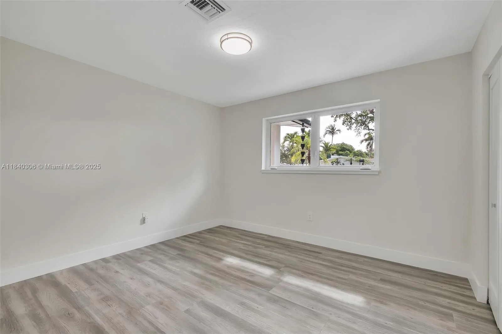 Palmetto Bay, Florida 33158, United States, 4 Bedrooms Bedrooms, ,2 BathroomsBathrooms,Residential,Active,170711