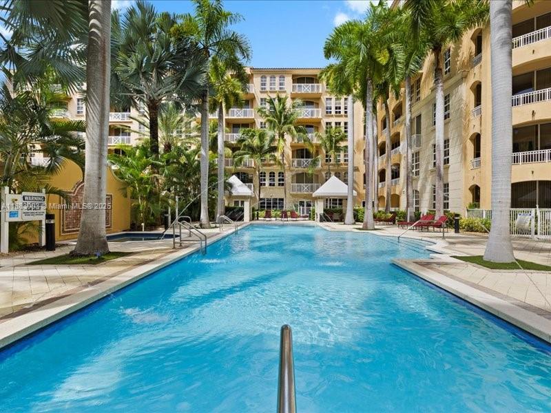 ALAQUA CONDO - Residential