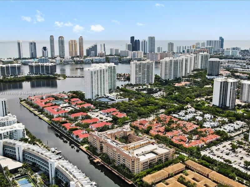 ALAQUA CONDO - Residential