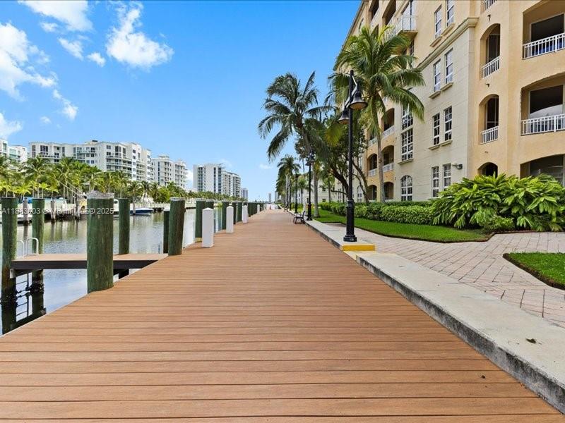 ALAQUA CONDO - Residential