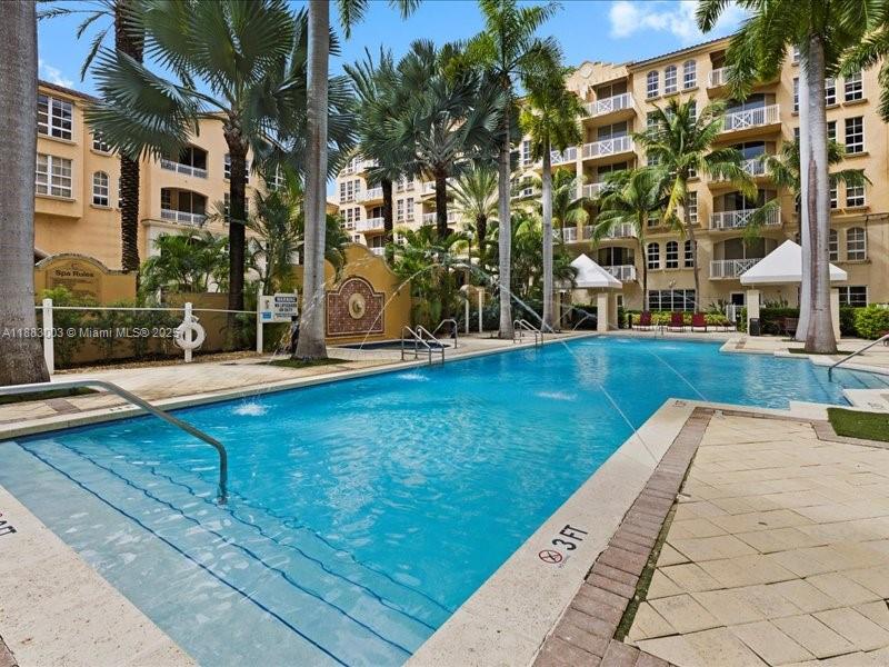 ALAQUA CONDO - Residential