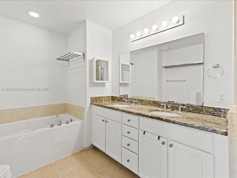 ALAQUA CONDO - Residential