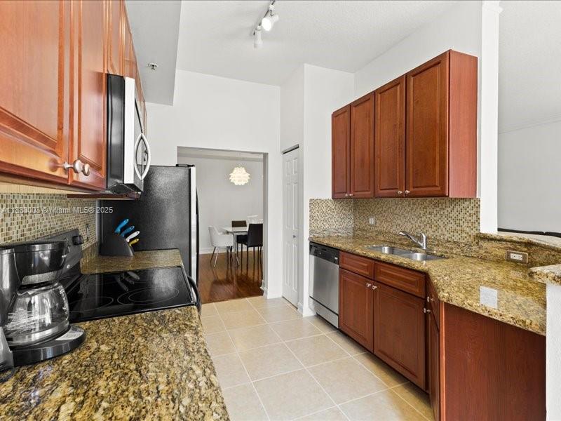 ALAQUA CONDO - Residential