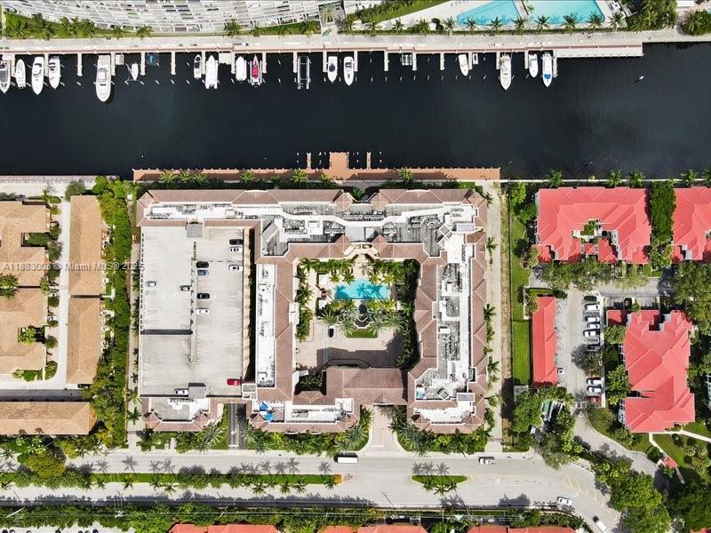 ALAQUA CONDO - Residential