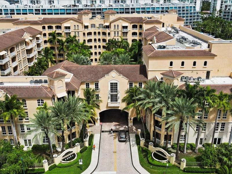 ALAQUA CONDO - Residential