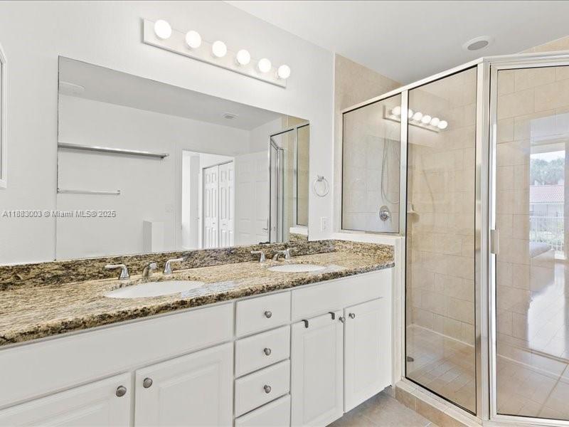 ALAQUA CONDO - Residential