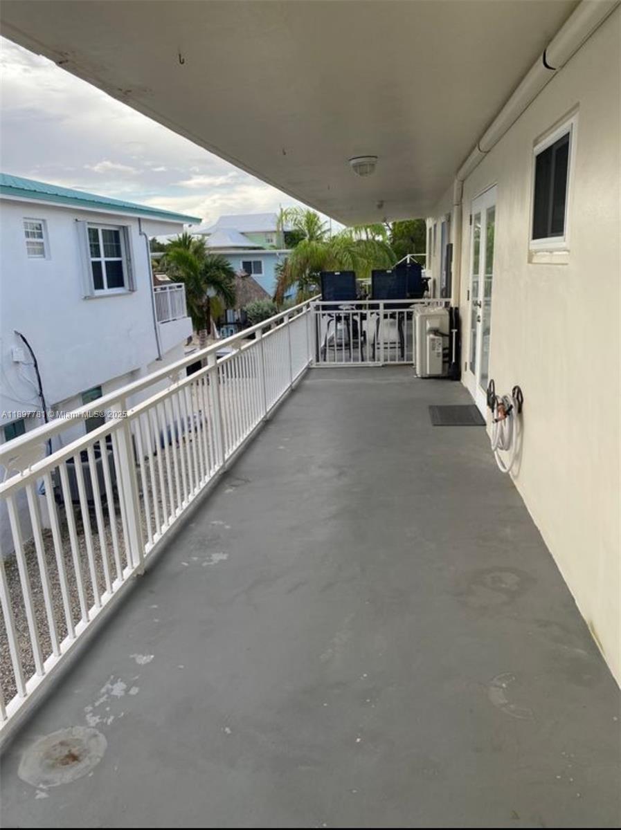 KEY LARGO BEACH - Residential Lease