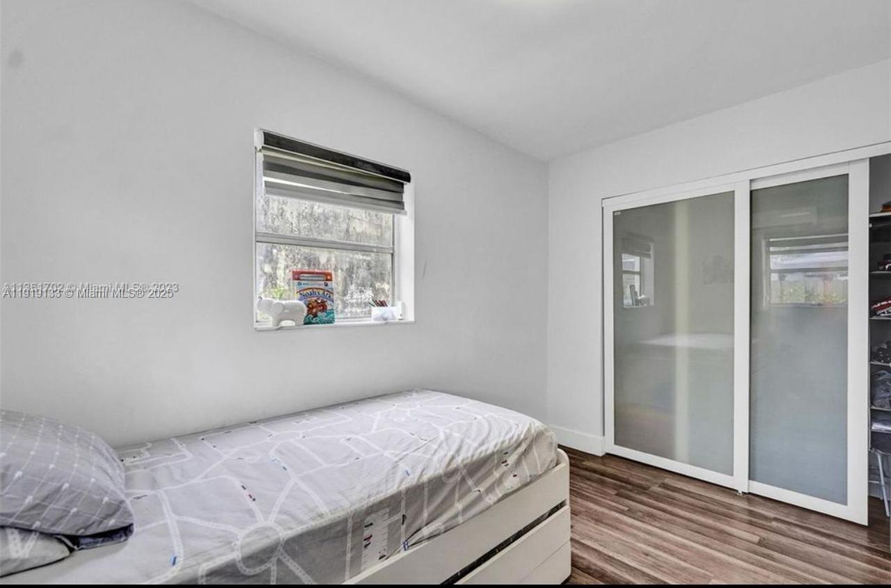 COLLEGE TRACT FIRST ADD - Residential Lease