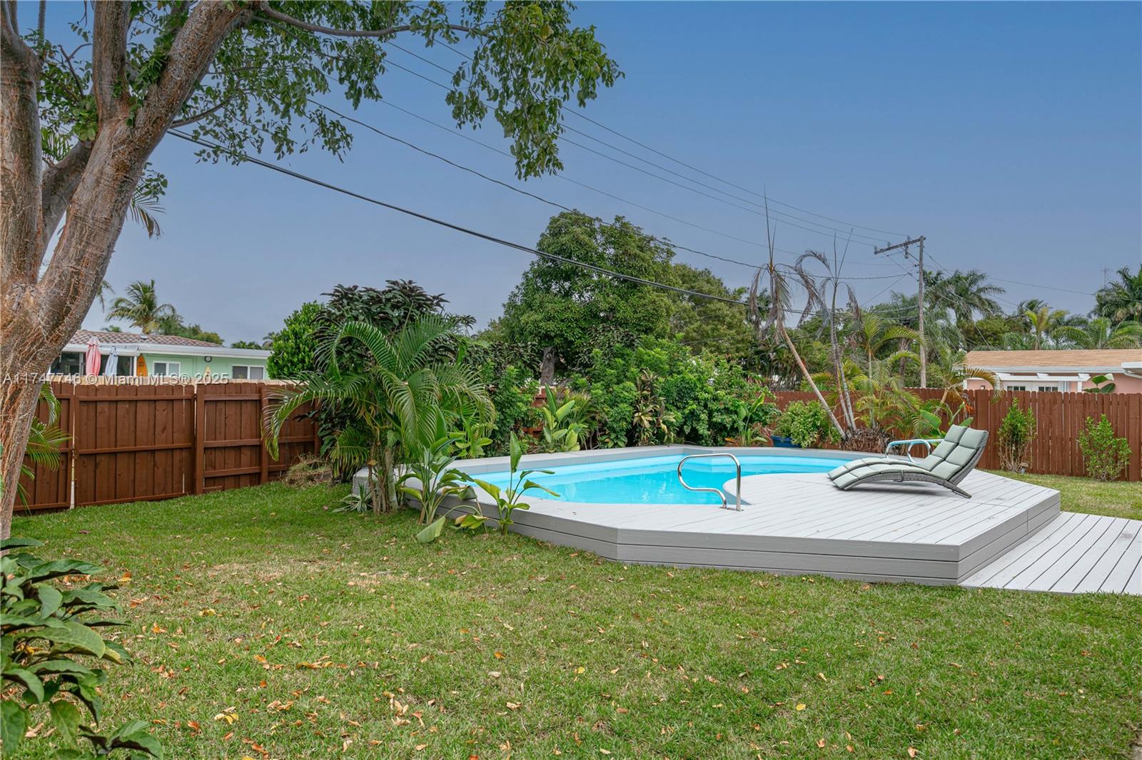 HOLLYWOOD HOMESITES HIGH - Residential