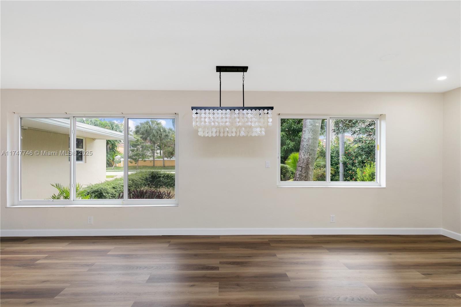 HOLLYWOOD HOMESITES HIGH - Residential