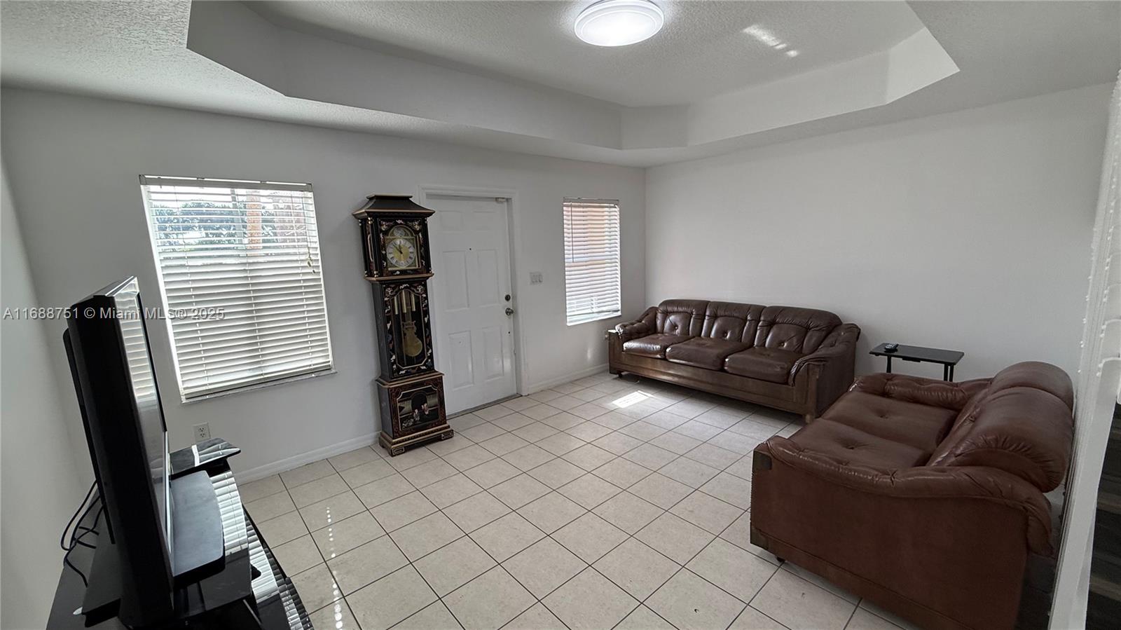 10589 Sw 6th St 1106, Pembroke Pines, Miami-Dade County, Florida - 2 Bedrooms  
3 Bathrooms - 